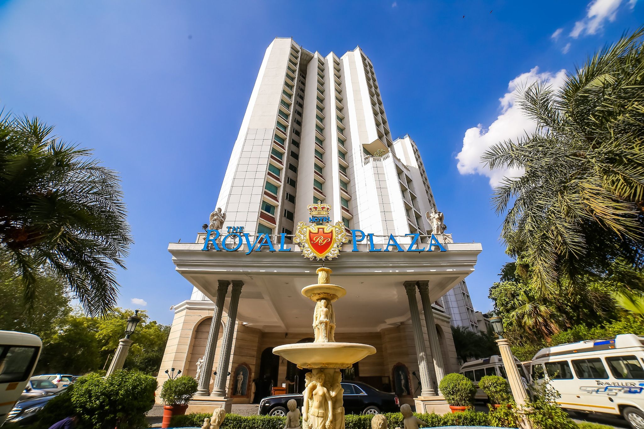 undefined Hotel The Royal Plaza 6