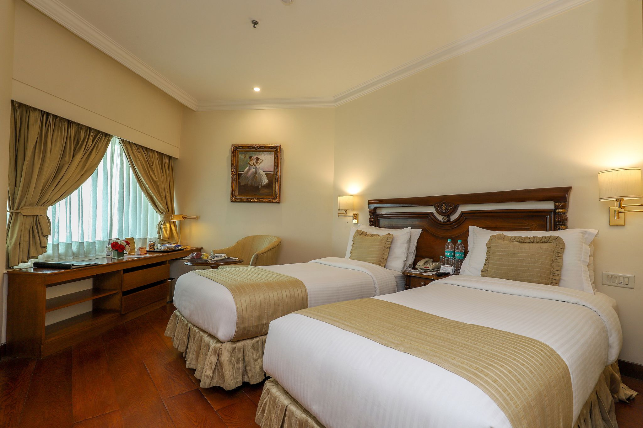 Hotel The Royal Plaza Standard Twin Room 7
