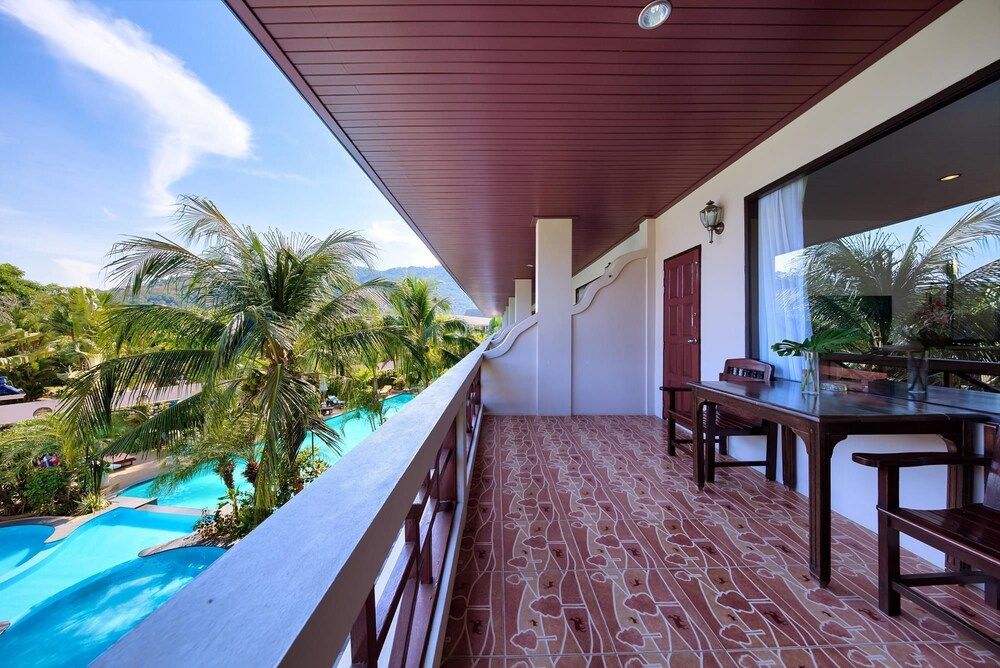 undefined Aumpai Luxury 10