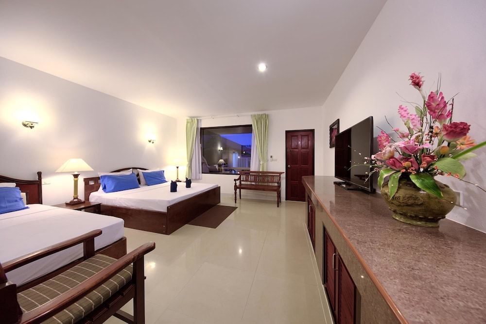 undefined Aumpai Luxury 8