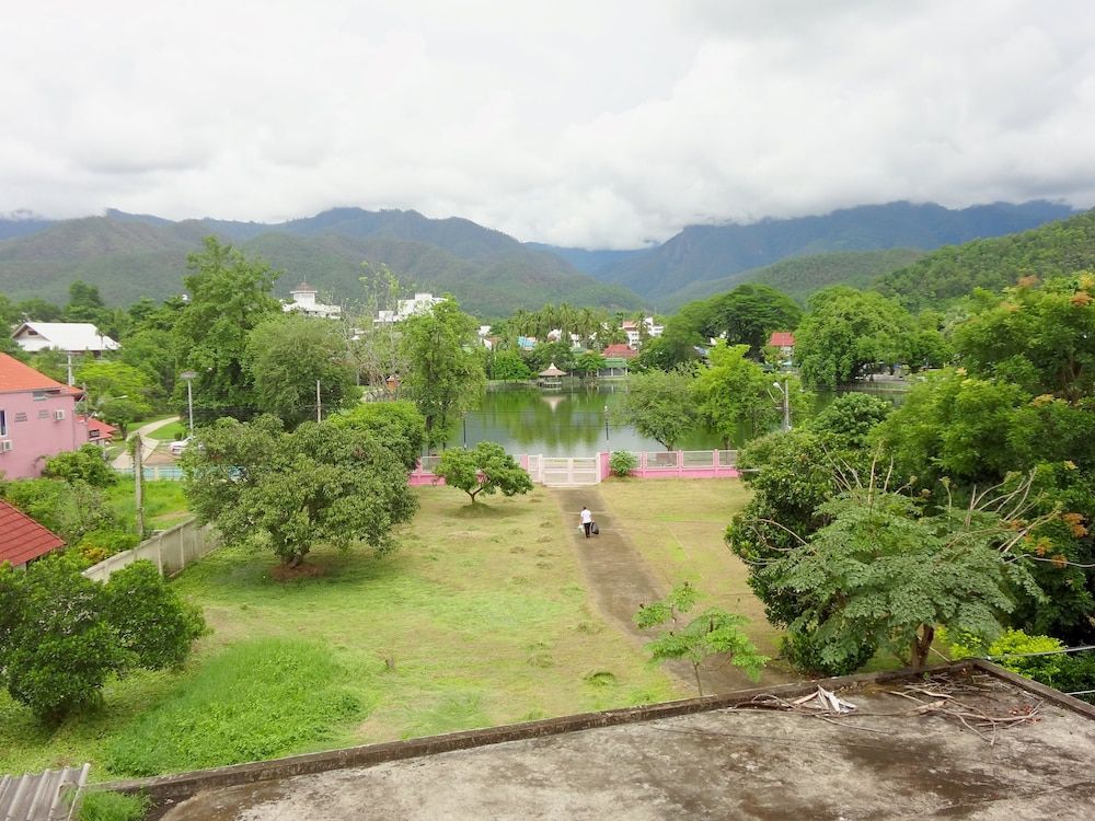 Ngamta Hotel Suite 7