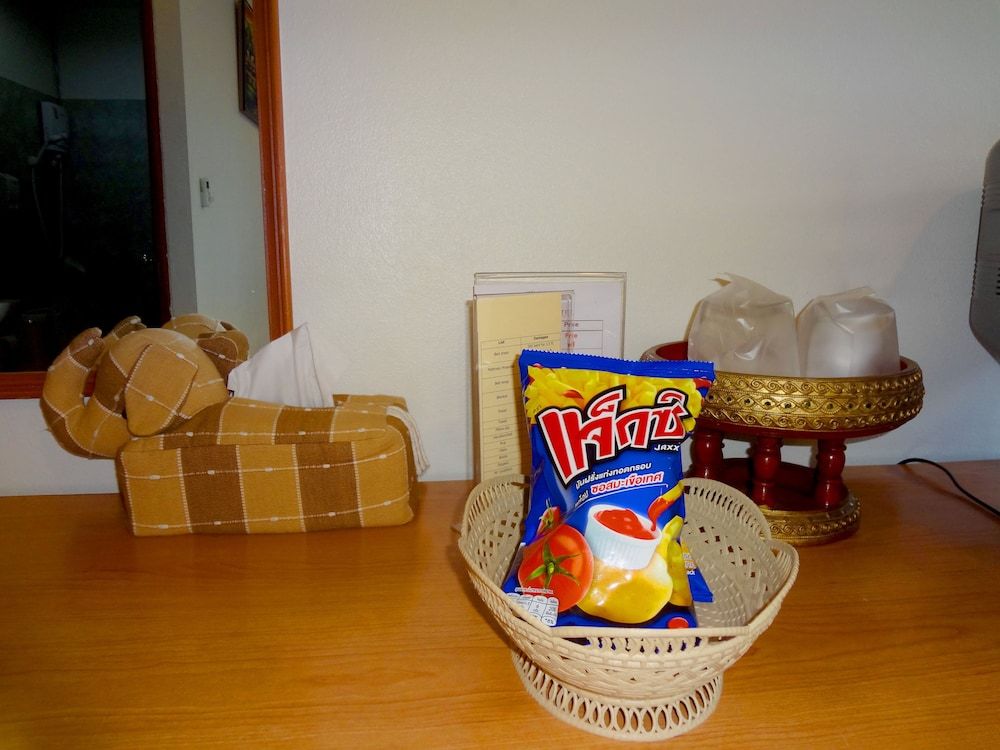 Ngamta Hotel Deluxe Double Room 10