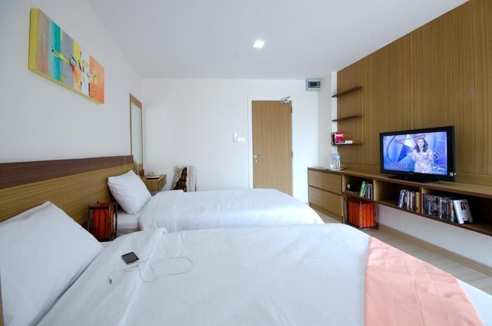 Kozy Inn Standard Twin Room 6