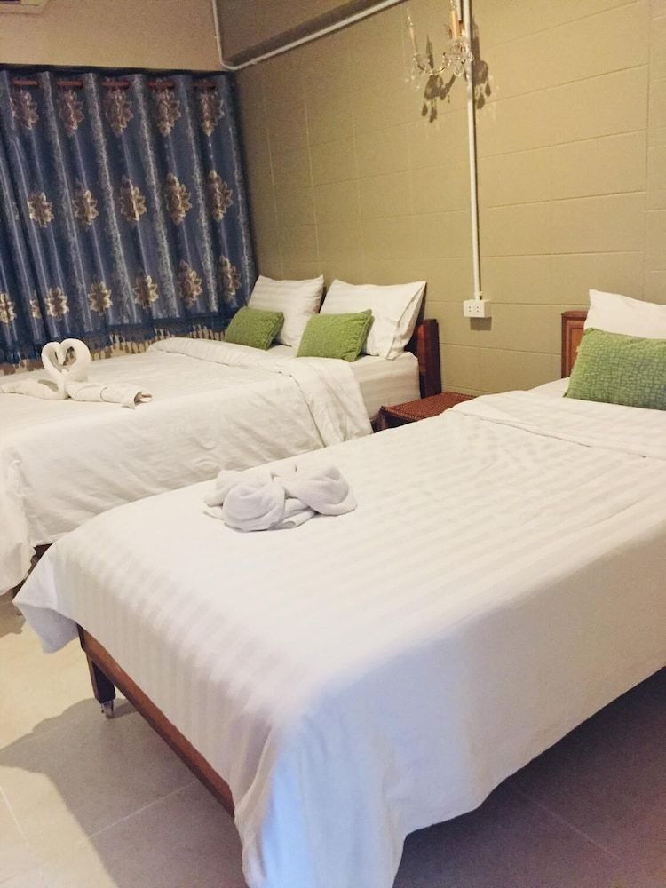 Nett Hotel Standard Triple Room, Air Conditioned 3