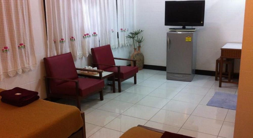 Nett Hotel Standard Triple Room, Air Conditioned 8