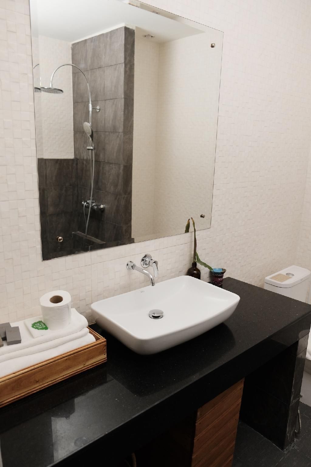 Le Pes Villas Pool Access Suite 5