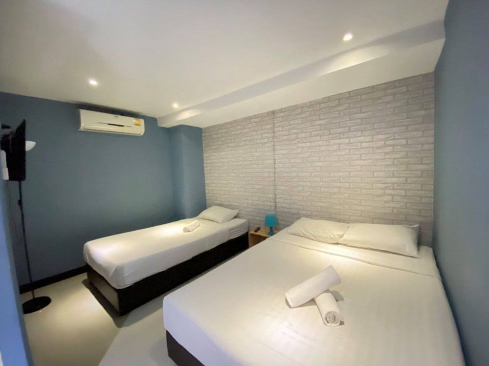 undefined The Little Pig Sukhumvit 8