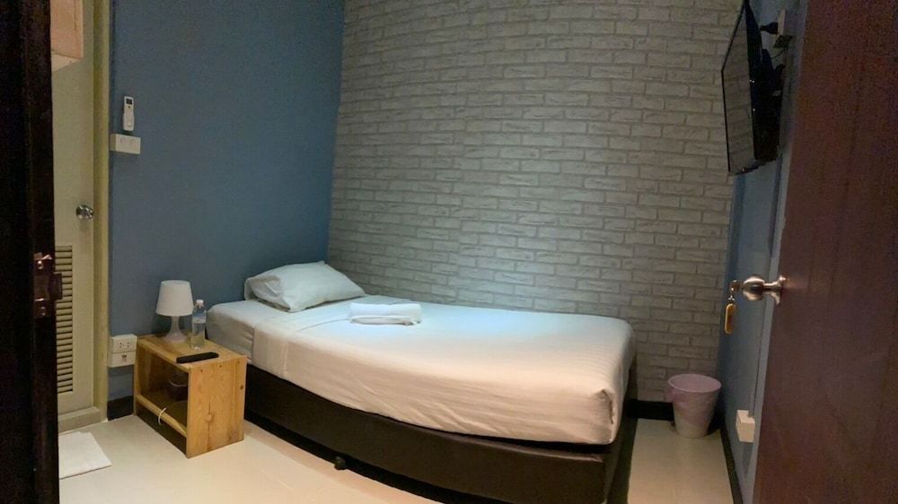 undefined The Little Pig Sukhumvit 3