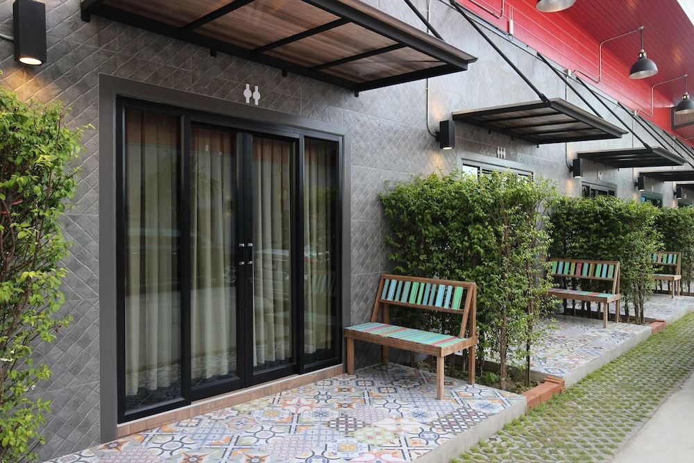 undefined One Beat Vintage & Bistro 9