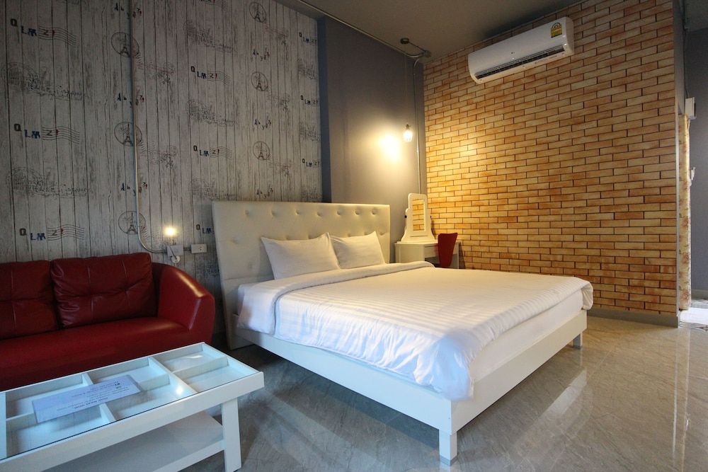 undefined One Beat Vintage & Bistro 2