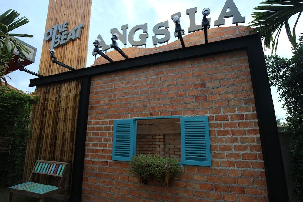 undefined One Beat Vintage & Bistro 6