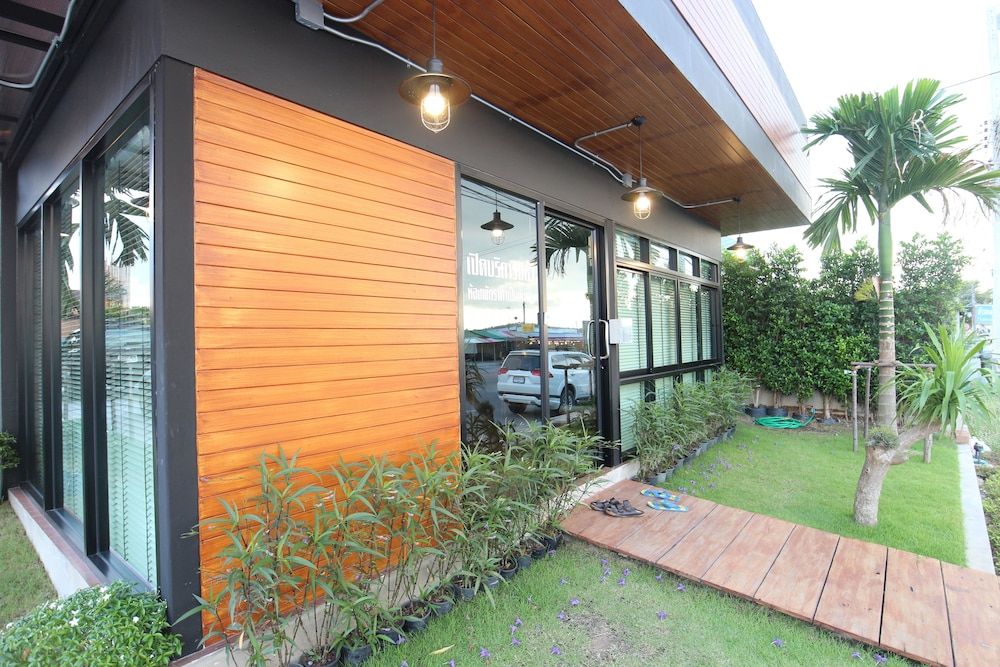 undefined One Beat Vintage & Bistro 3