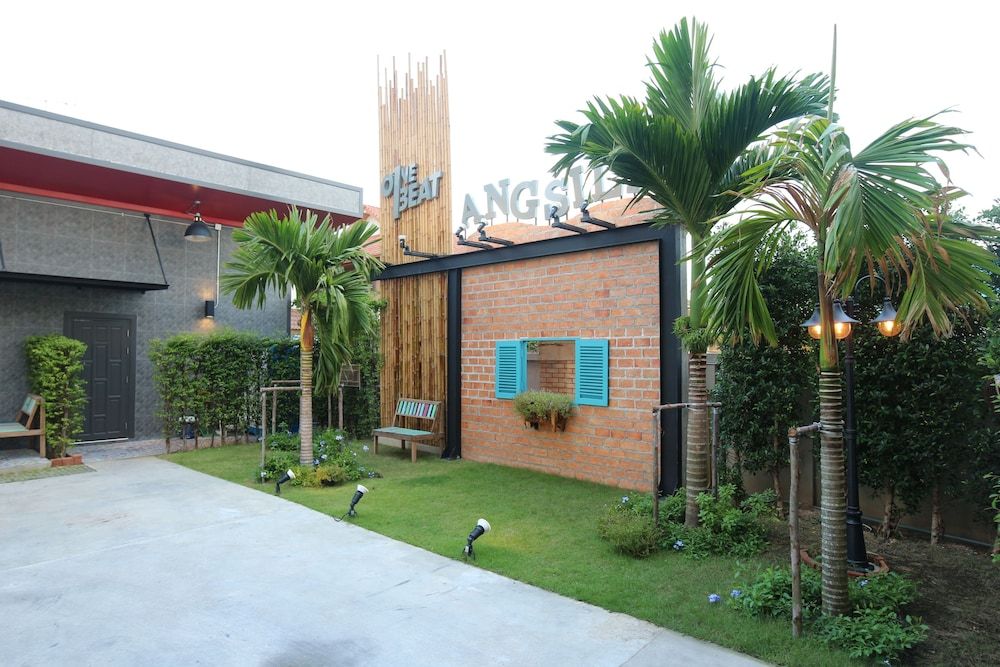 undefined One Beat Vintage & Bistro 8