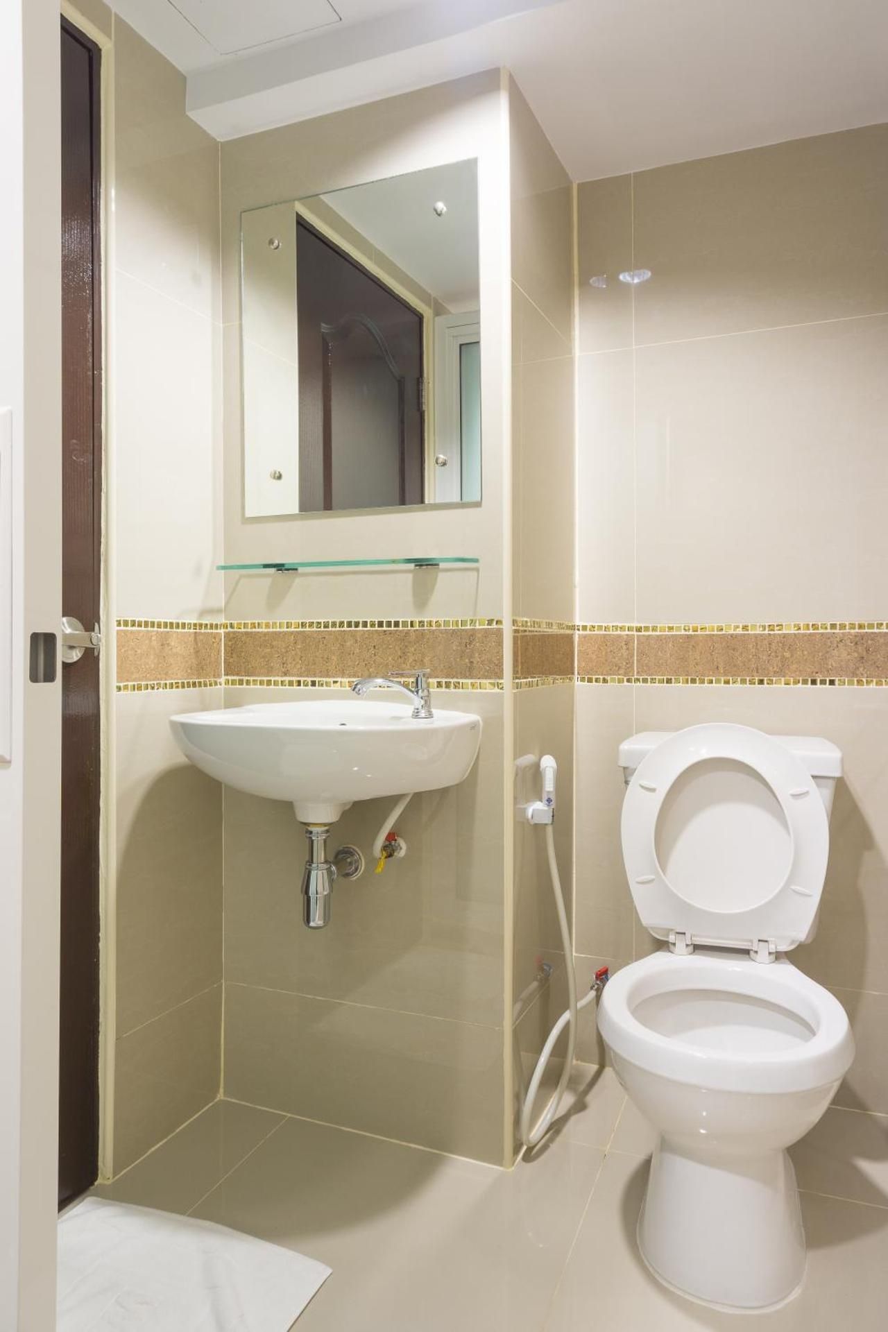 NRC Residence Suvarnabhumi Superior Room 3