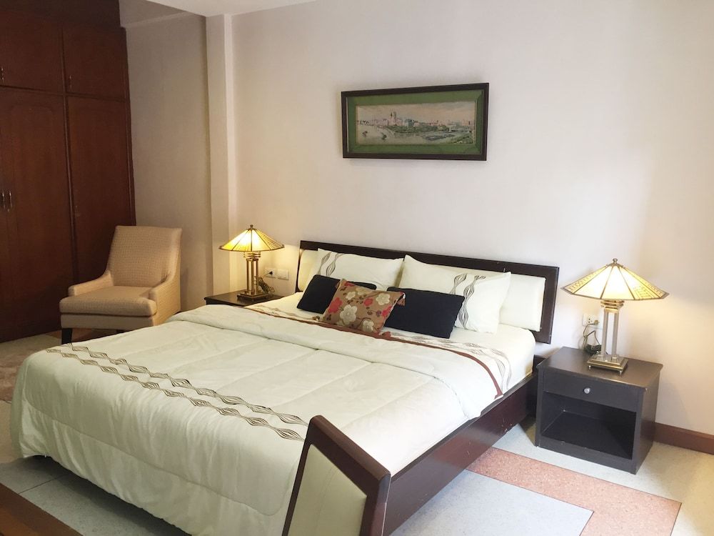 Winnine Cozy Home Deluxe King Bed (Oriental Room) 6