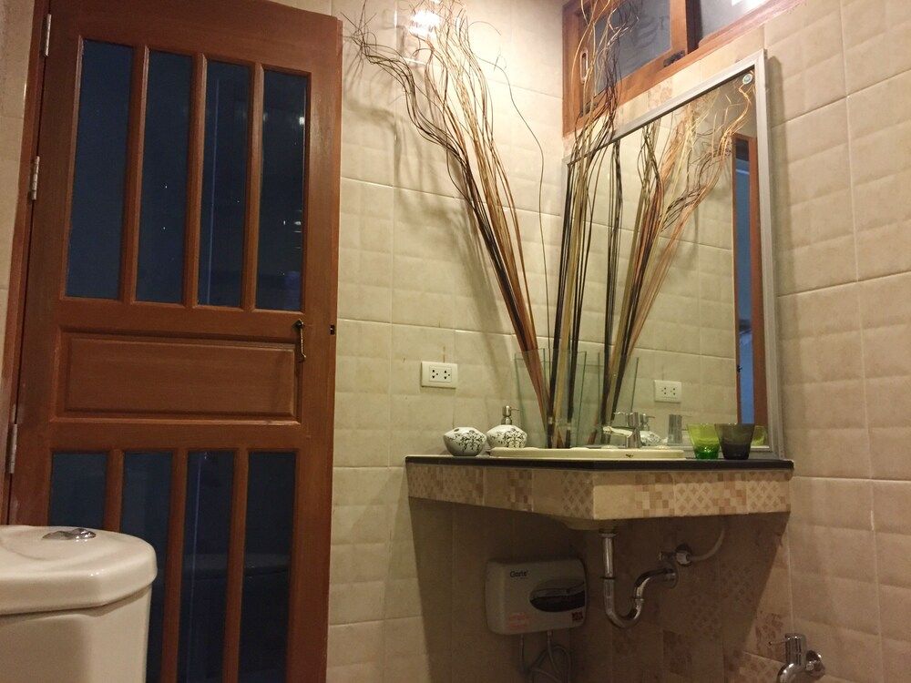 Winnine Cozy Home Deluxe King Bed (Oriental Room) 19