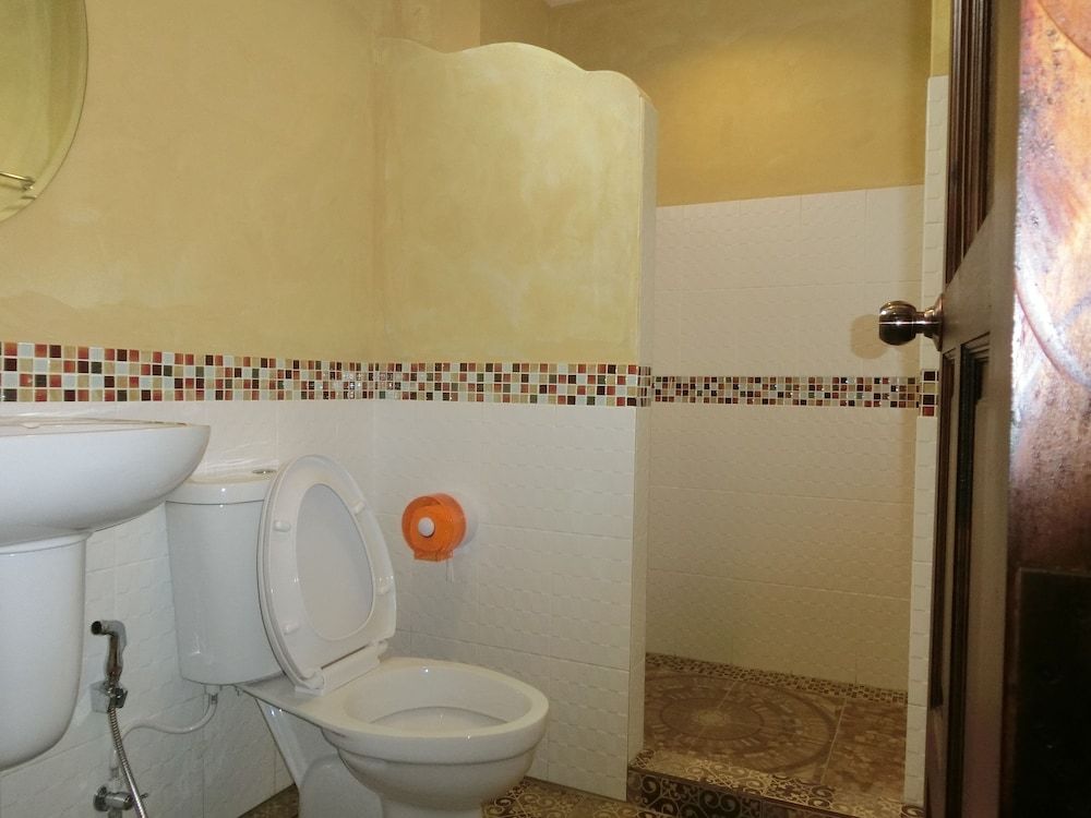 Sierra View Resort Classic Villa, 1 King Bed, Hill View, Garden Area 3