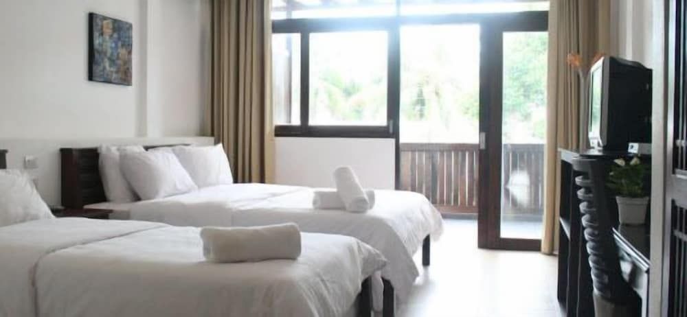 Baan Talay - Thungwualaen Triple Room 4
