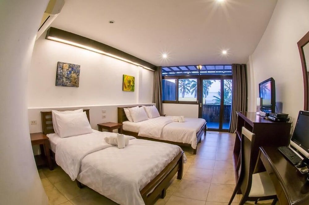 Baan Talay - Thungwualaen Triple Room 8