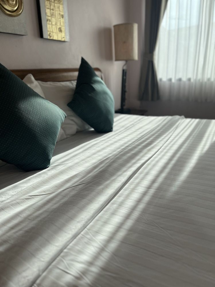 Pha Thai House Super Deluxe Double with Balcony 2