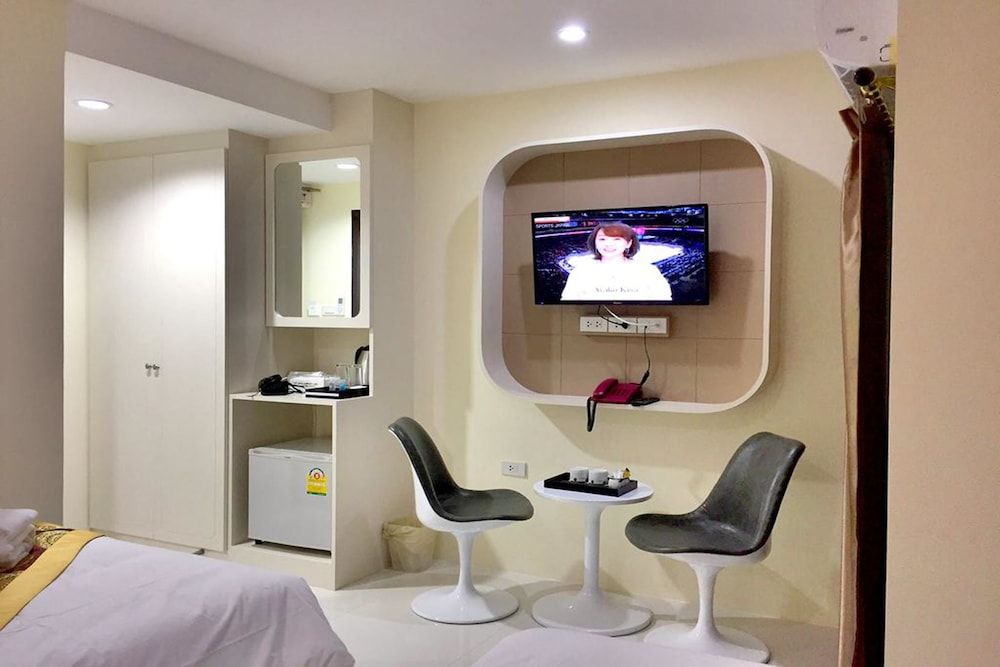 undefined Top High Airport Link Hotel 10