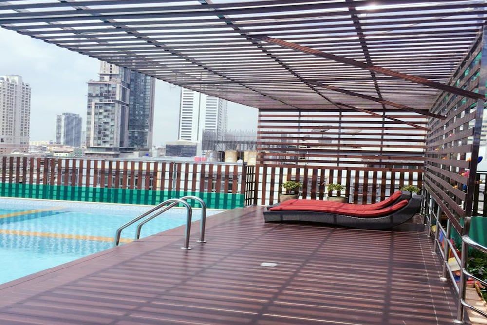 undefined Top High Airport Link Hotel 5