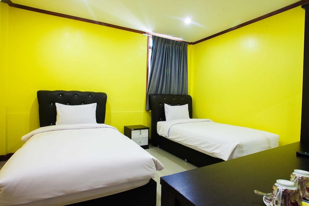 undefined Grand Omari 8