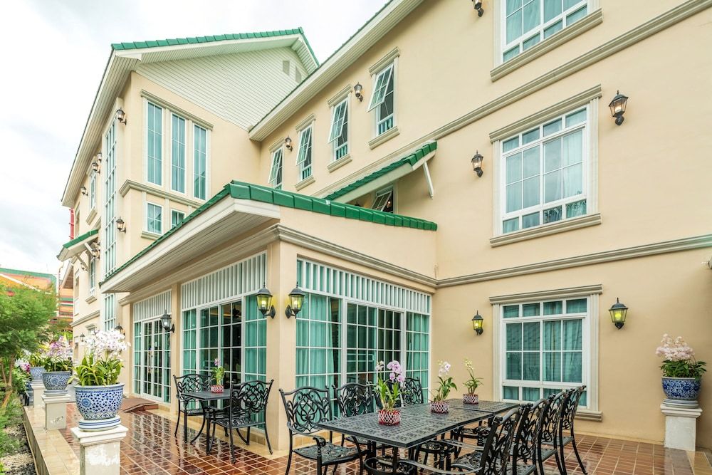 undefined The Orchid House 153 4