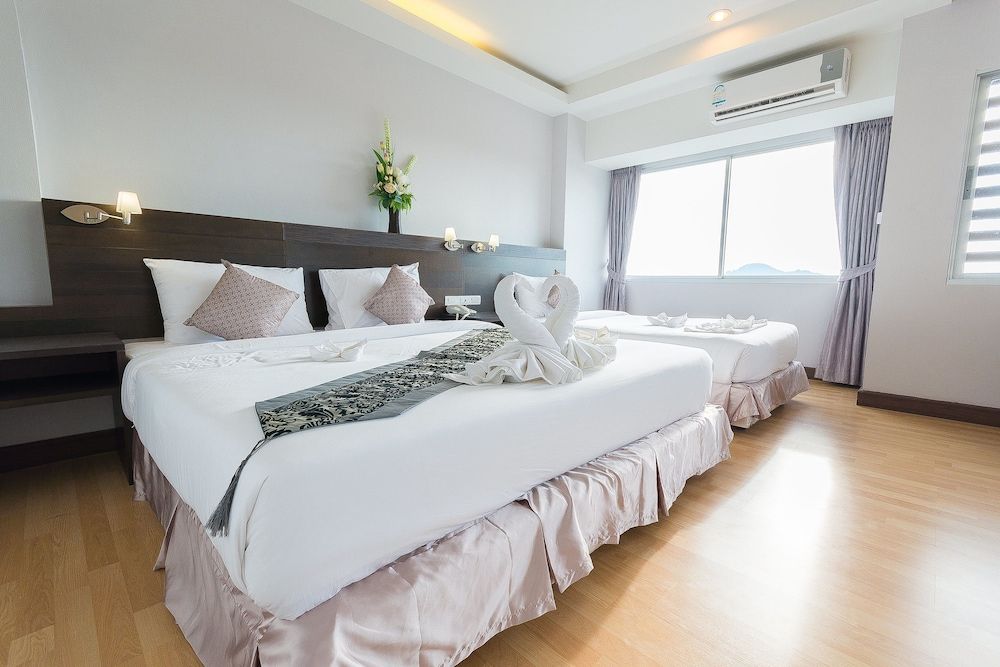 Sinkiat Buri Hotel Executive Suite 2