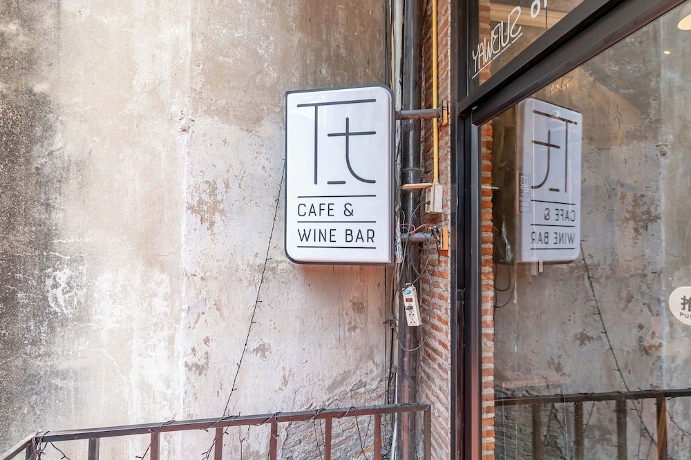 undefined Thonglor Travellers Hostel & Cafe 3