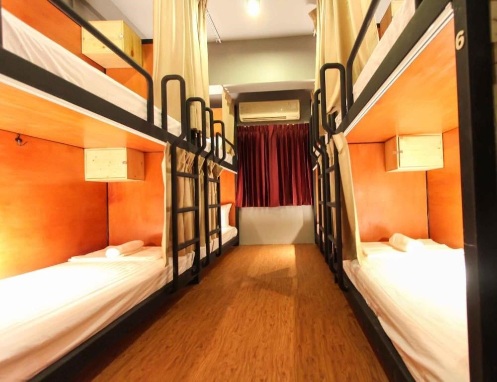 undefined Thonglor Travellers Hostel & Cafe