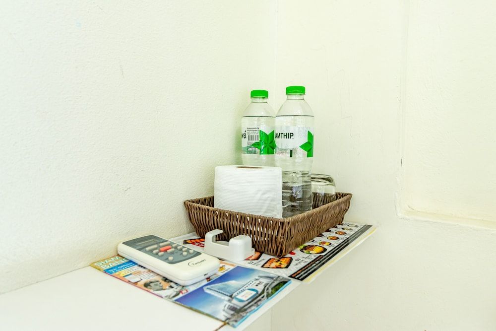 Sleep Dee Hostel Standard Double Room, Shared Bathroom 7