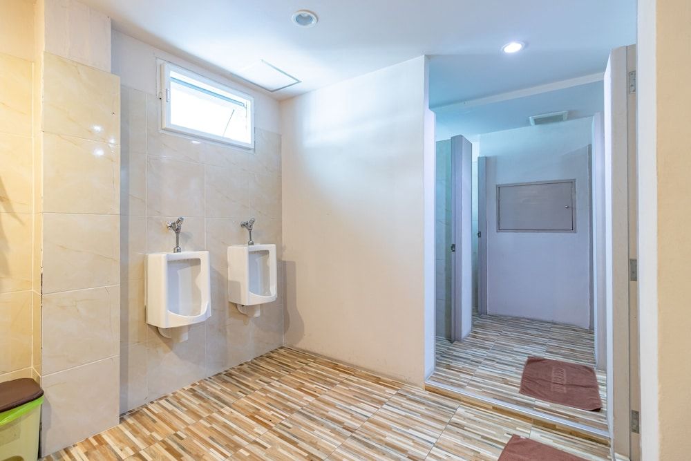 Sleep Dee Hostel Standard Double Room, Shared Bathroom 8