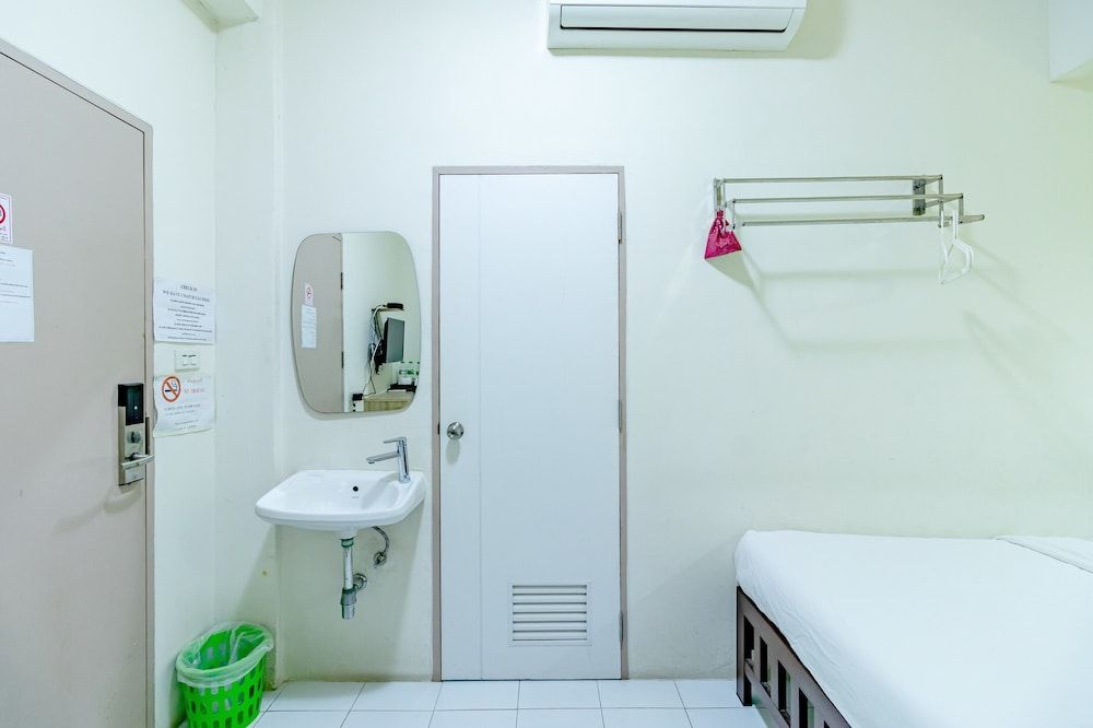 undefined Sleep Dee Hostel 7