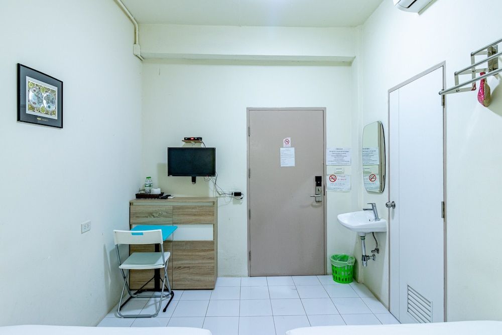 undefined Sleep Dee Hostel 10