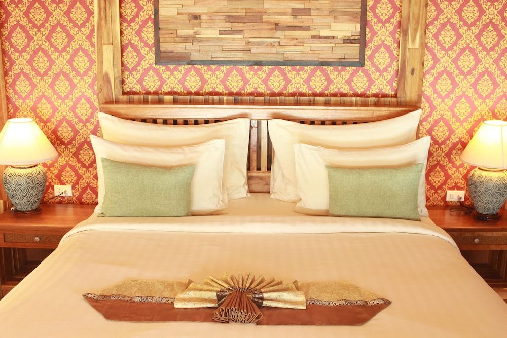 Phi Phi Phu Chalet Resort Deluxe Bungalow