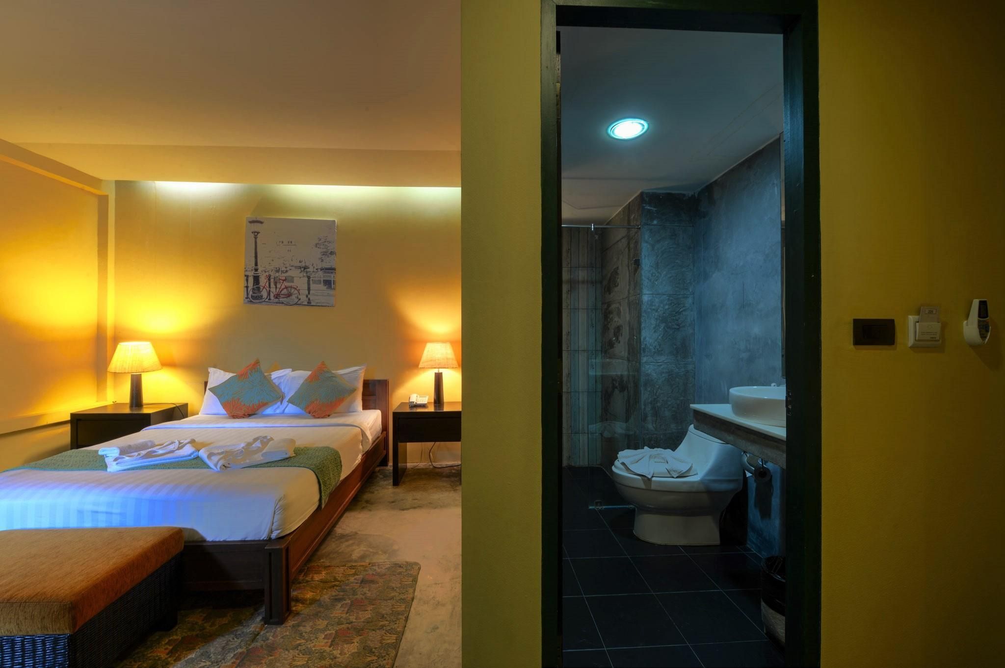 Baan PhuAnda Phuket Standard Room 4