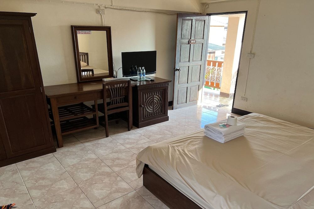 Sripoom House 1 Standard Double Room, 1 Double Bed 11