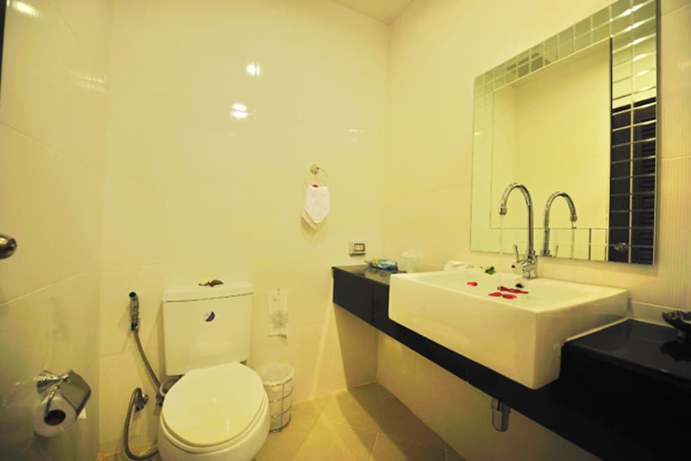 Villa Tona Phuket Deluxe Master Double 7