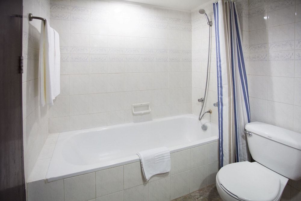 Rajah Hotel Standard Double Room 7