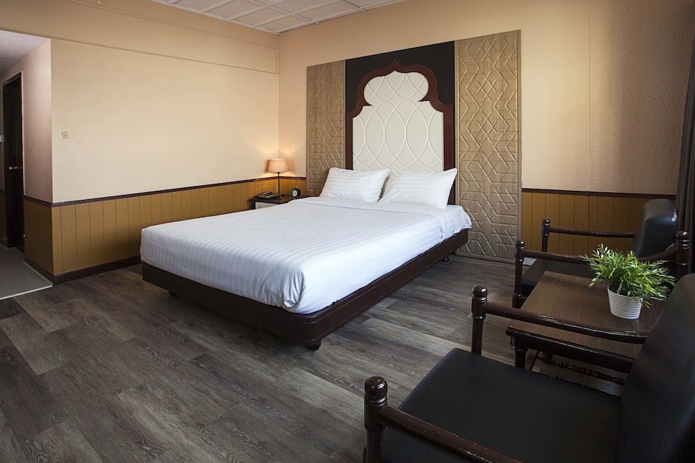 Rajah Hotel Standard Double Room