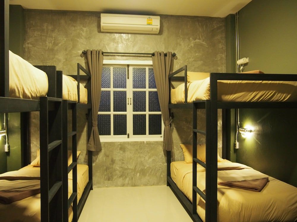 undefined Heuan Pak Dee Hostel at Gallery 5