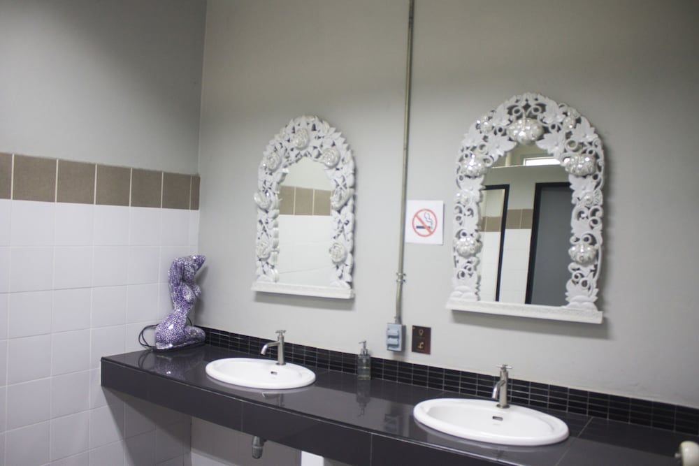 undefined Heuan Pak Dee Hostel at Gallery 8