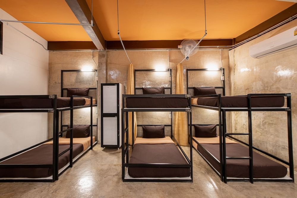 The Alley Hostel & Bistro Shared Dormitory, Mixed Dorm