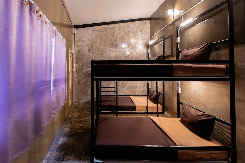 The Alley Hostel & Bistro Shared Dormitory 2