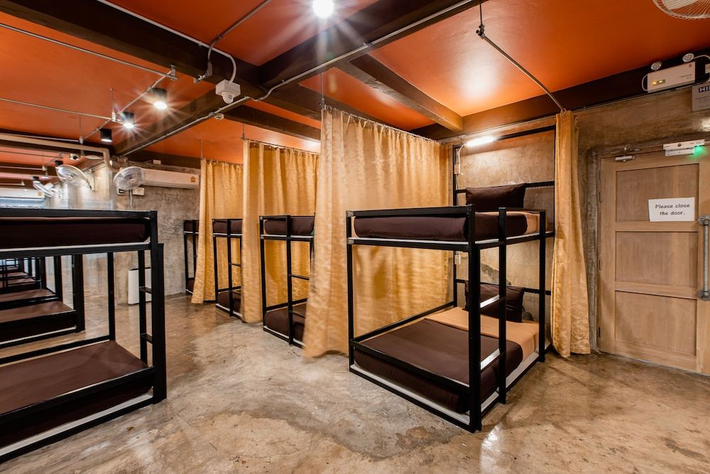 The Alley Hostel & Bistro Standard Shared Dormitory, Mixed Dorm 2
