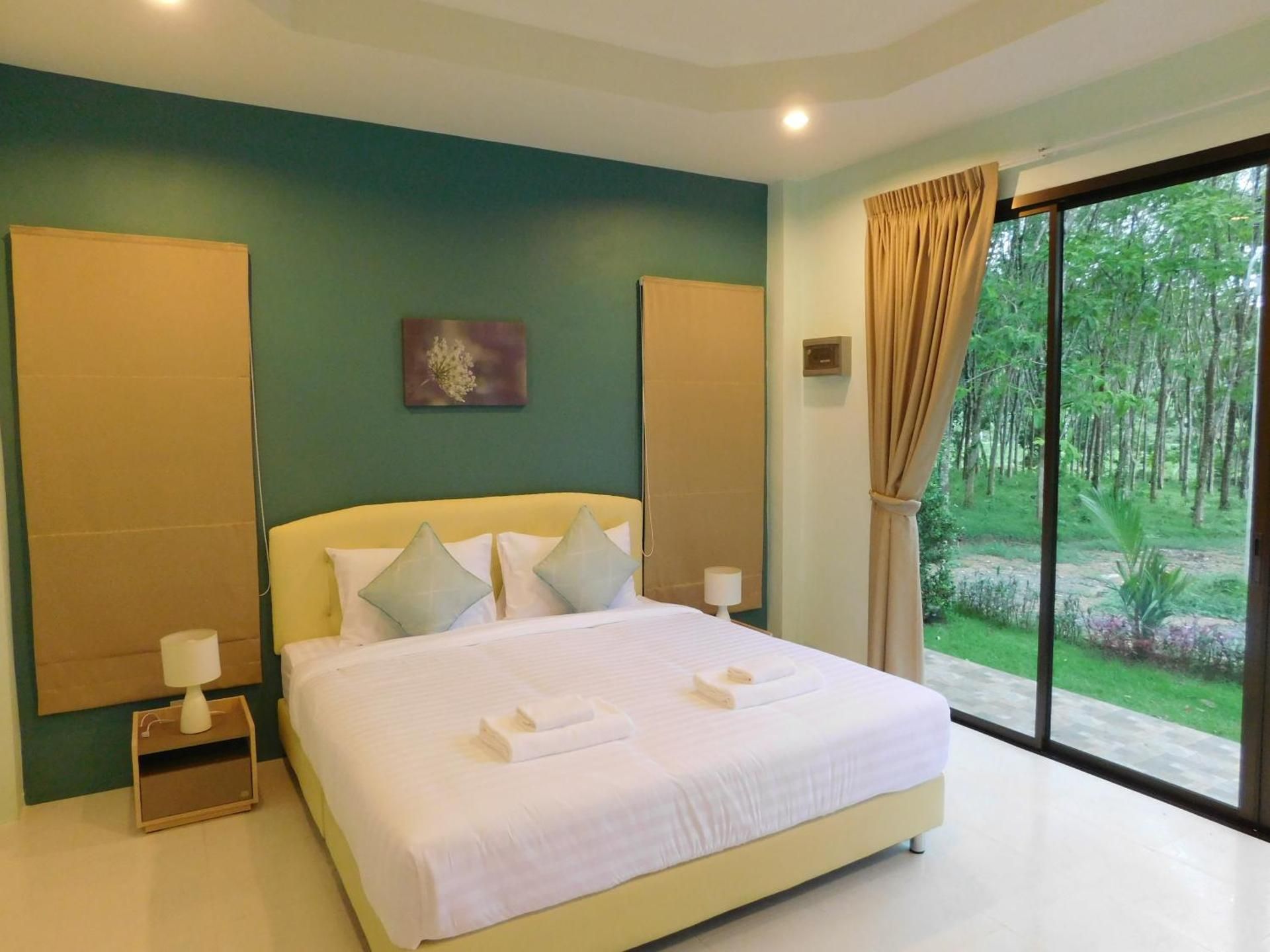 Phuket Sirinapha Resort Double Room King Size