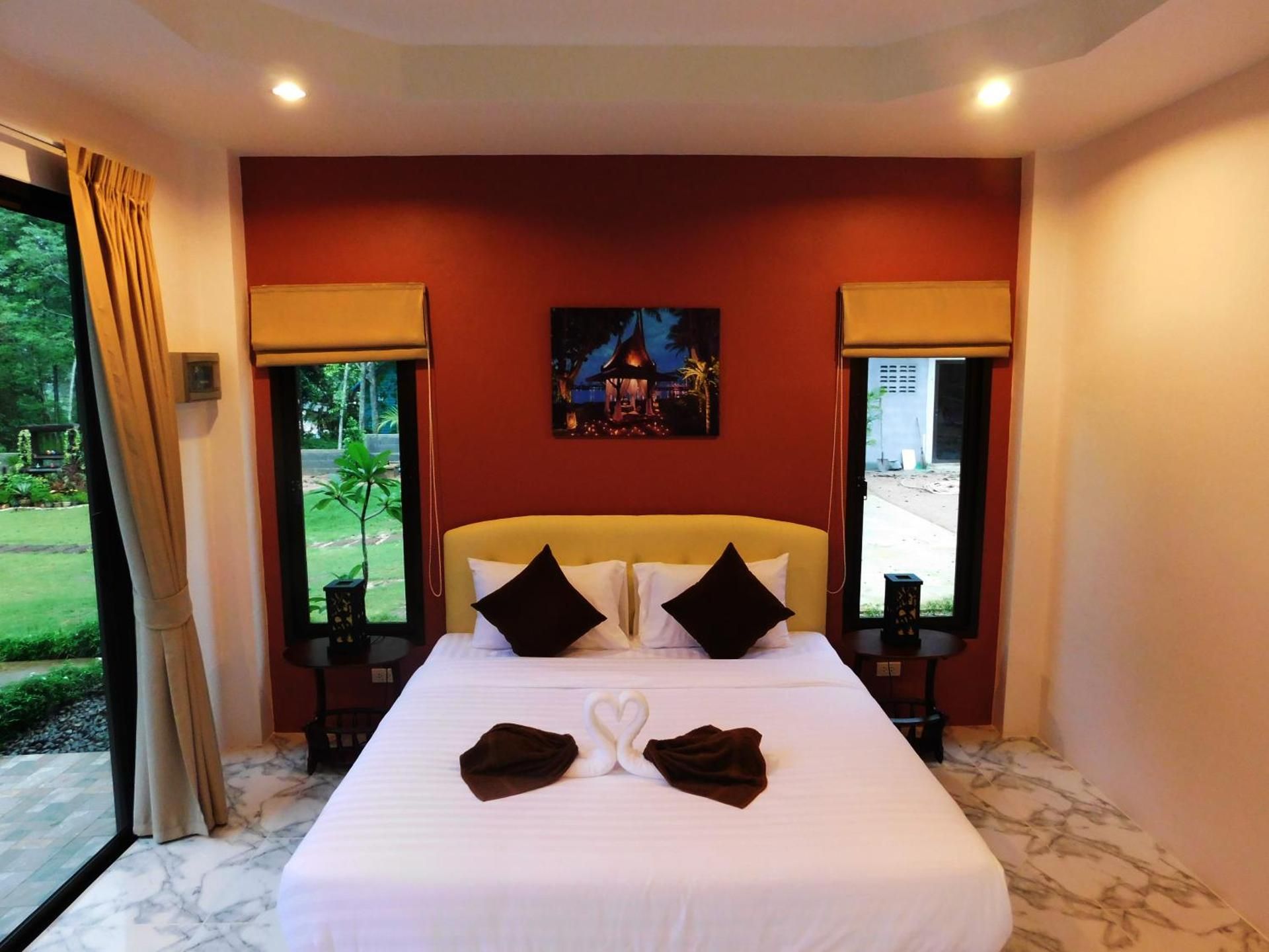 Phuket Sirinapha Resort Double Room King Size 2