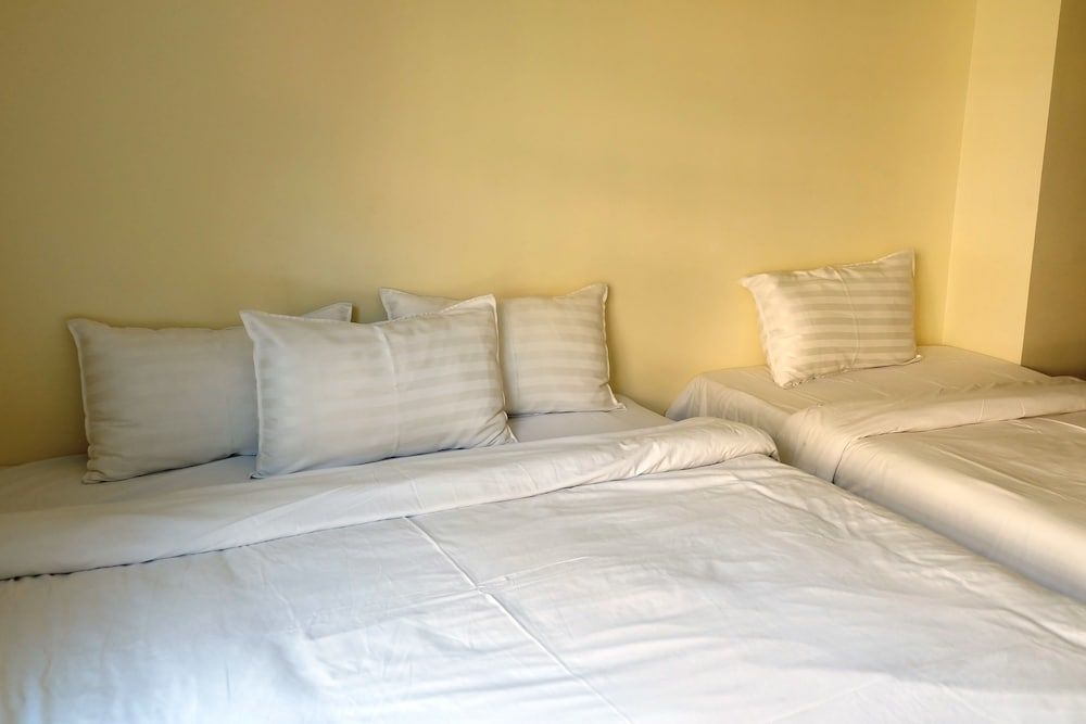 undefined Au Bon Hostel 8