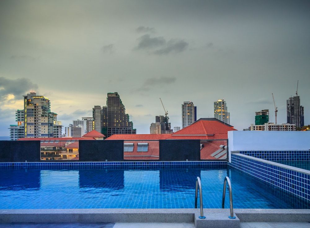 undefined C-View Boutique 10